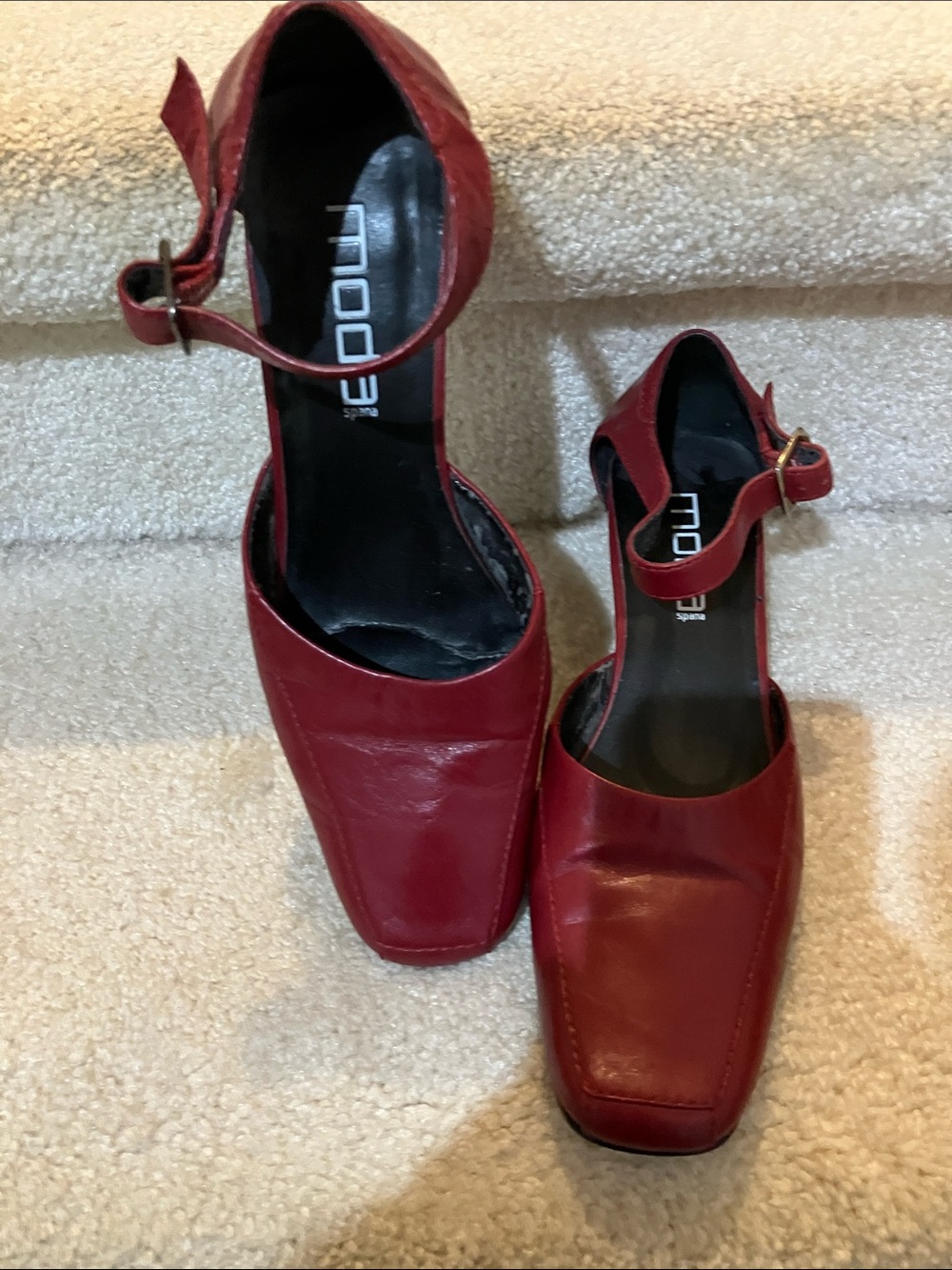 Moda Red Leather Ankle-Strap Wedge Pumps